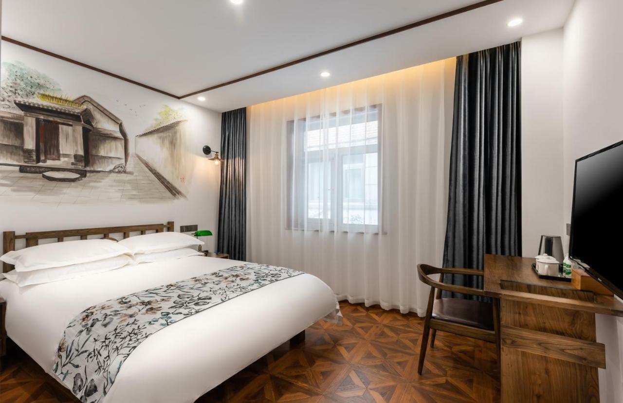 Nostalgia Hotel Near Prince Gong'S Mansion- Beihai Park, Tian'Anmen Square, Nanluoguxiang Hutong, Huguosi Hutong Snack Street, 5 Minutes Walk Away From Ping'Anli Subway Station, Free Ice Cream And Laundry Service,English Communication Well Beijing Exterior photo